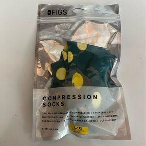 FIGS Womens Compression Socks Large Green socks with Lemons on them New In Bag